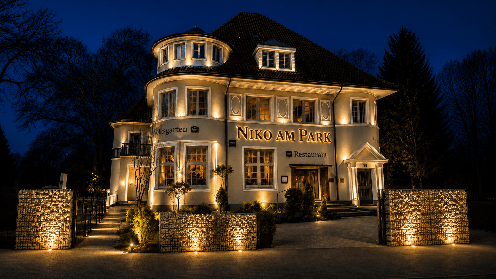 Niko am Park · Das beleuchtete Haus am Park in Dortmund bei Nacht